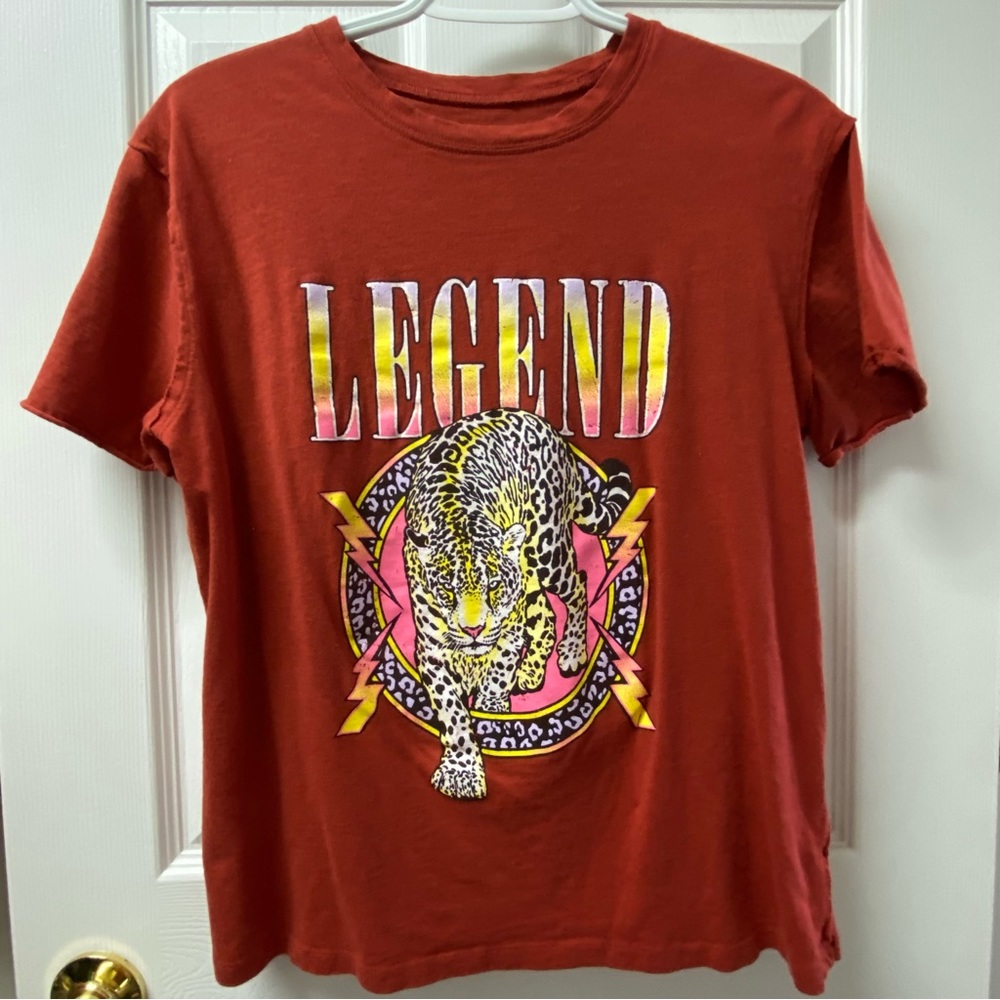 Graphic tee